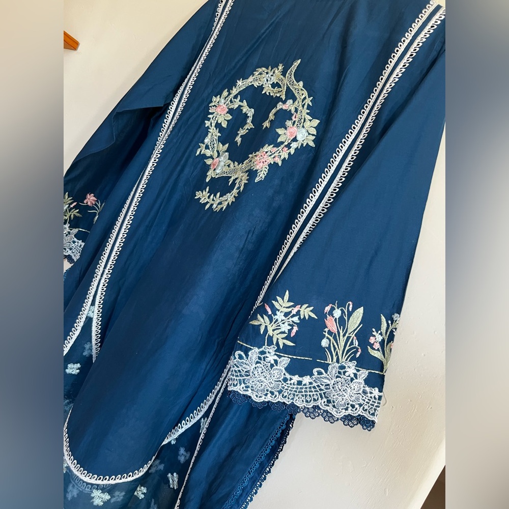 Embroidered Teal Blue Dress with Dupatta brand Saira Shakira India Pakistani - Picture 8 of 17